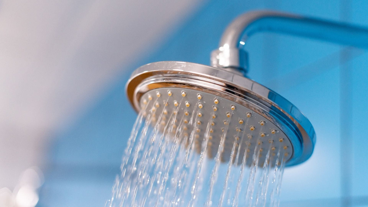 Hard Water and Scalp Irritation: Mineral Buildup and Barrier Stress