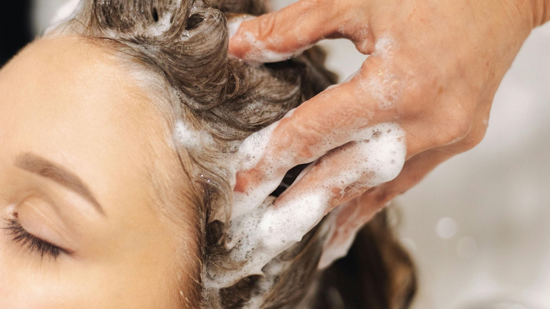 Scalp Inflammation Care: Safe Washing Routine for Flare-Ups