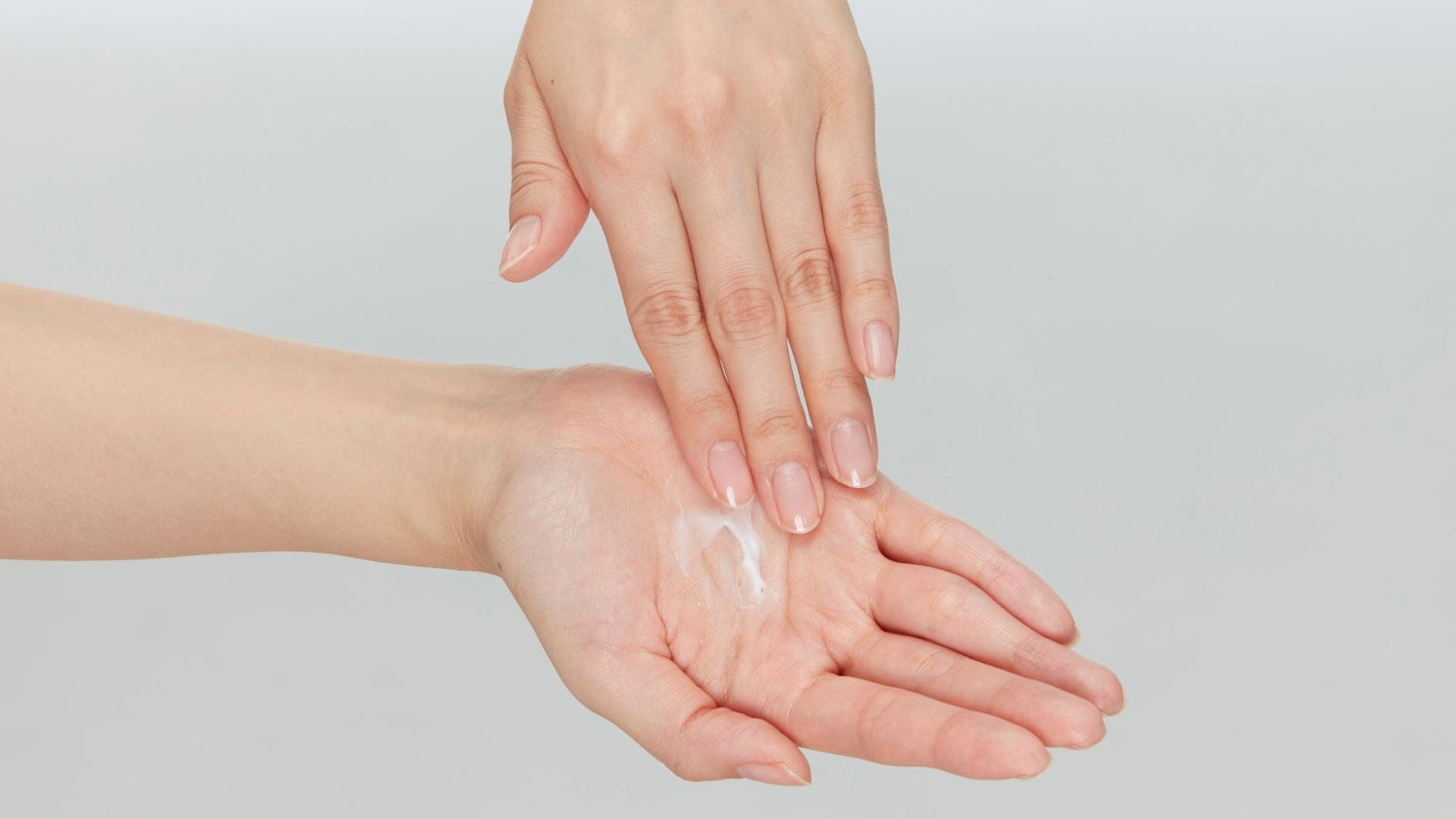 Topical Anesthetics vs Counterirritants: How Each Calms Scalp Pain and Itch