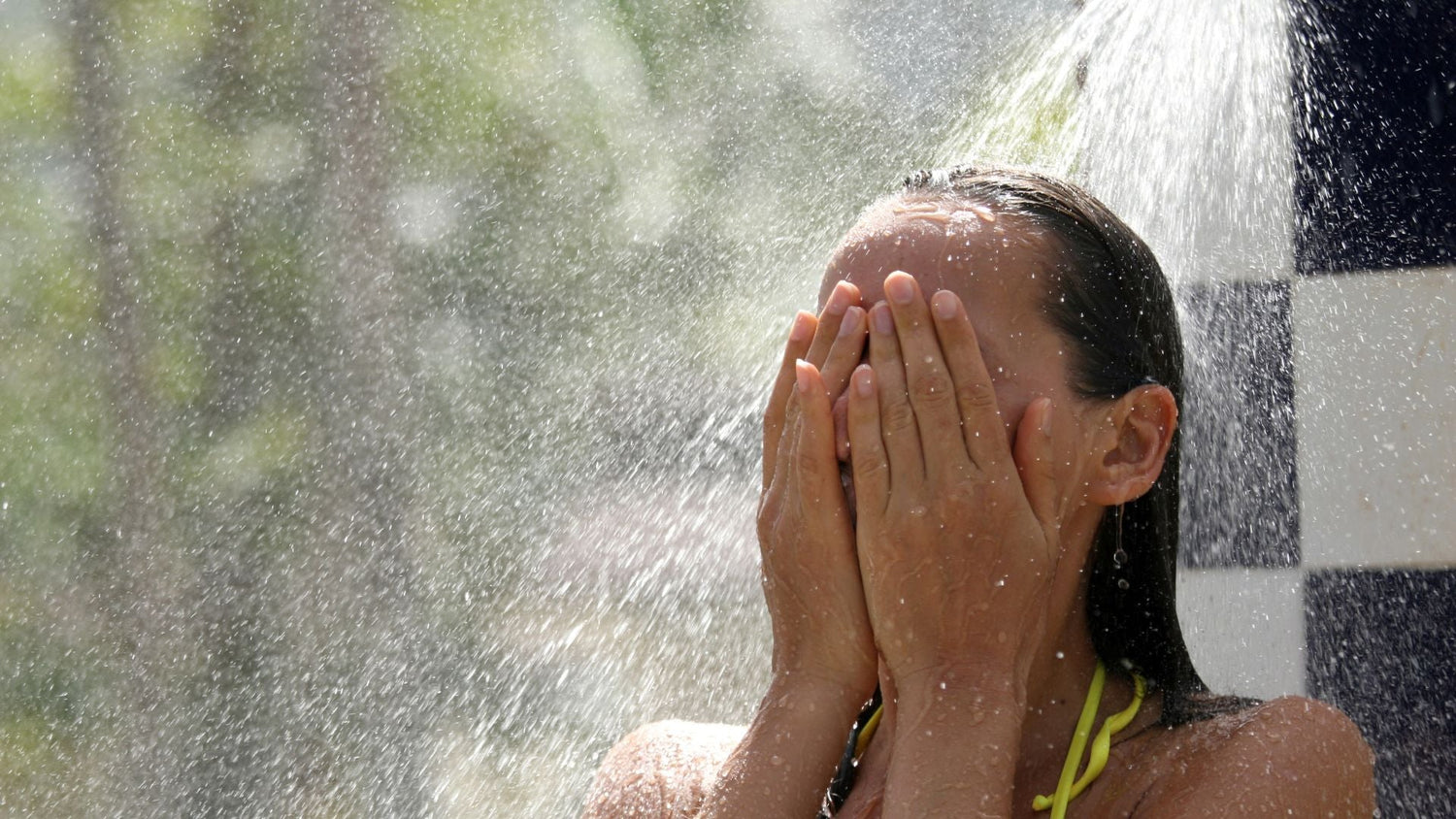 Water Temperature Guide: Impact on a Reactive Scalp