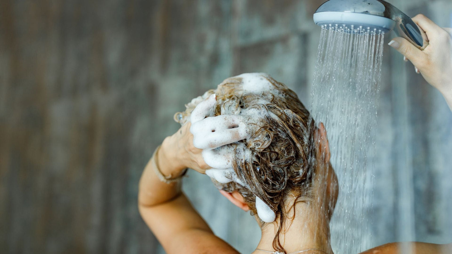Cocamidopropyl Betaine Explained: Role in Shampoos, Safety, and Scalp Sensitivity