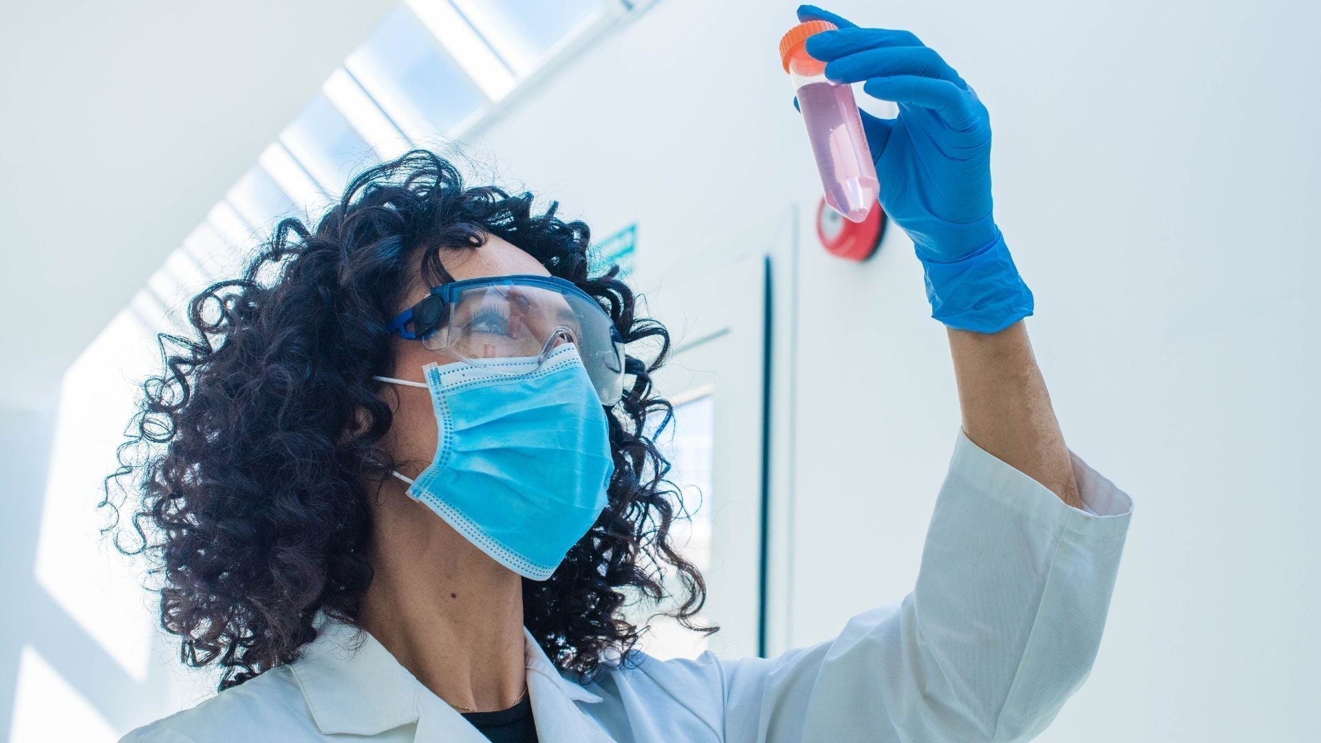 Preservatives in Shampoos: Understanding Irritants, Safe Options, and Sensitive Scalp Care