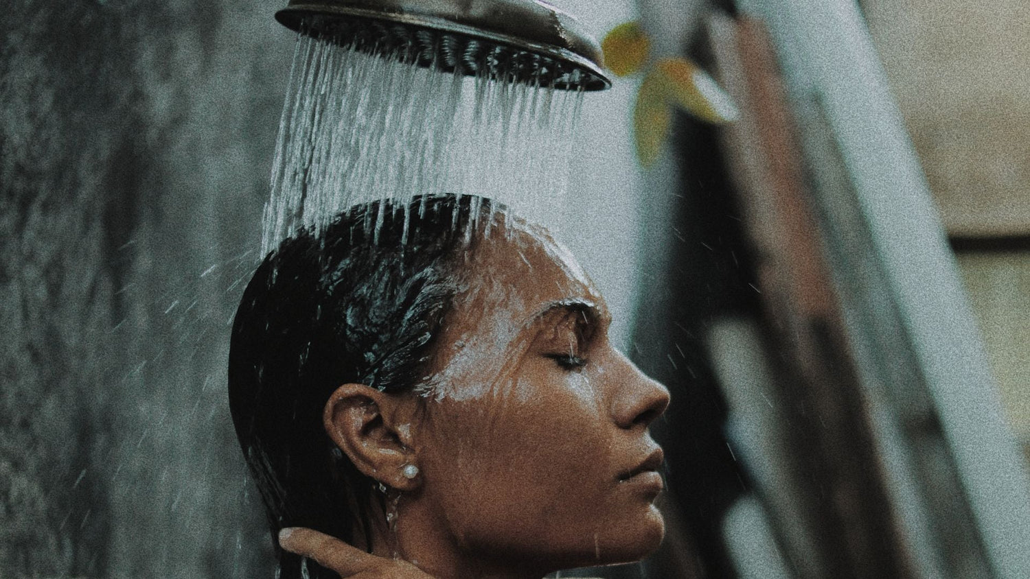 Sensitive Scalp Playbook: Daily Barrier Repair During Inflammatory Flares