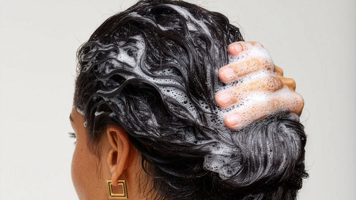 Scalp Eczema: The Scalp Barrier Calm Protocol for Daily-Safe Washing